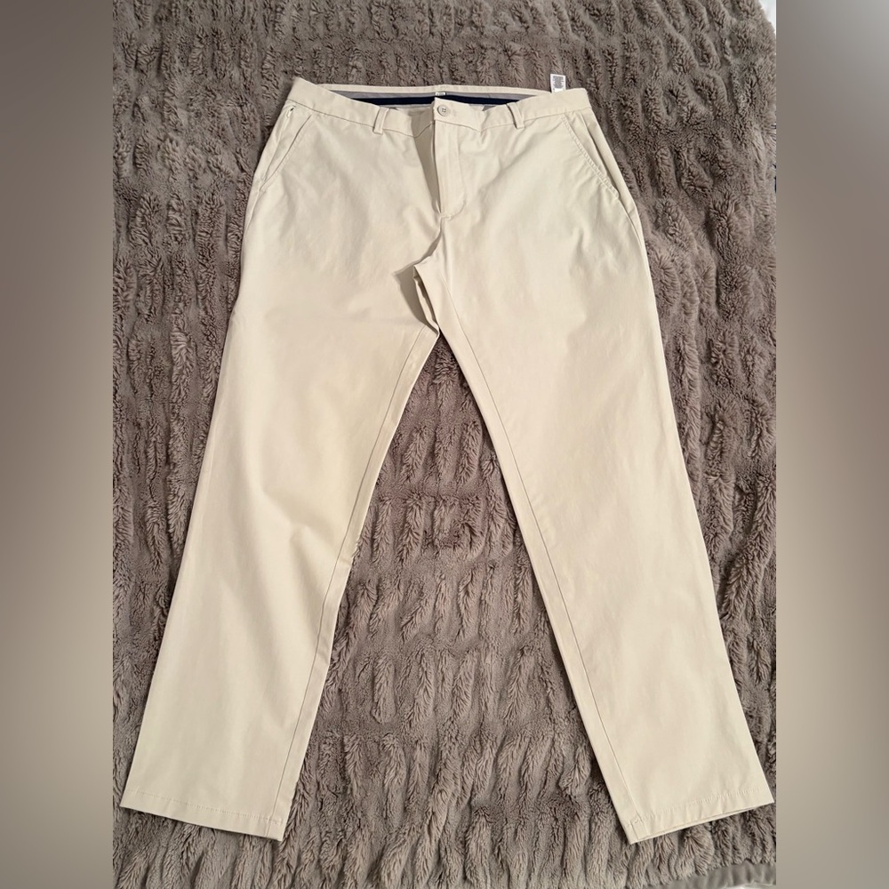 Vineyard Vines On-the-Go Performance Khaki Pants